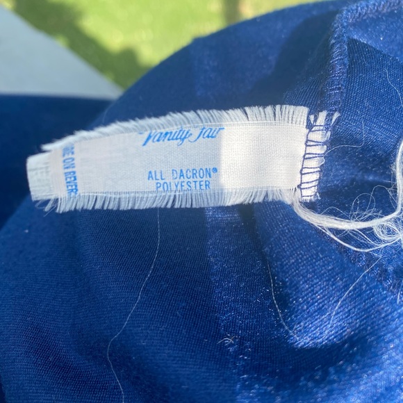 COPY - Vanity fair vintage butterfly sleeve velour maxi/dress/robe size medium - Picture 6 of 12